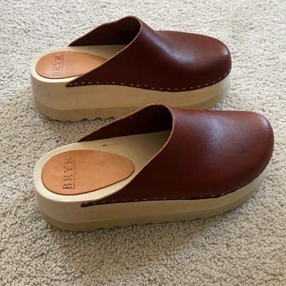 Bryr Chestnut Chonk Clogs Sandals - Picture 2 of 5